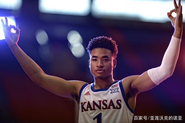 吴易昺亚运夺银后首次亮相获胜 将挑战种子选手